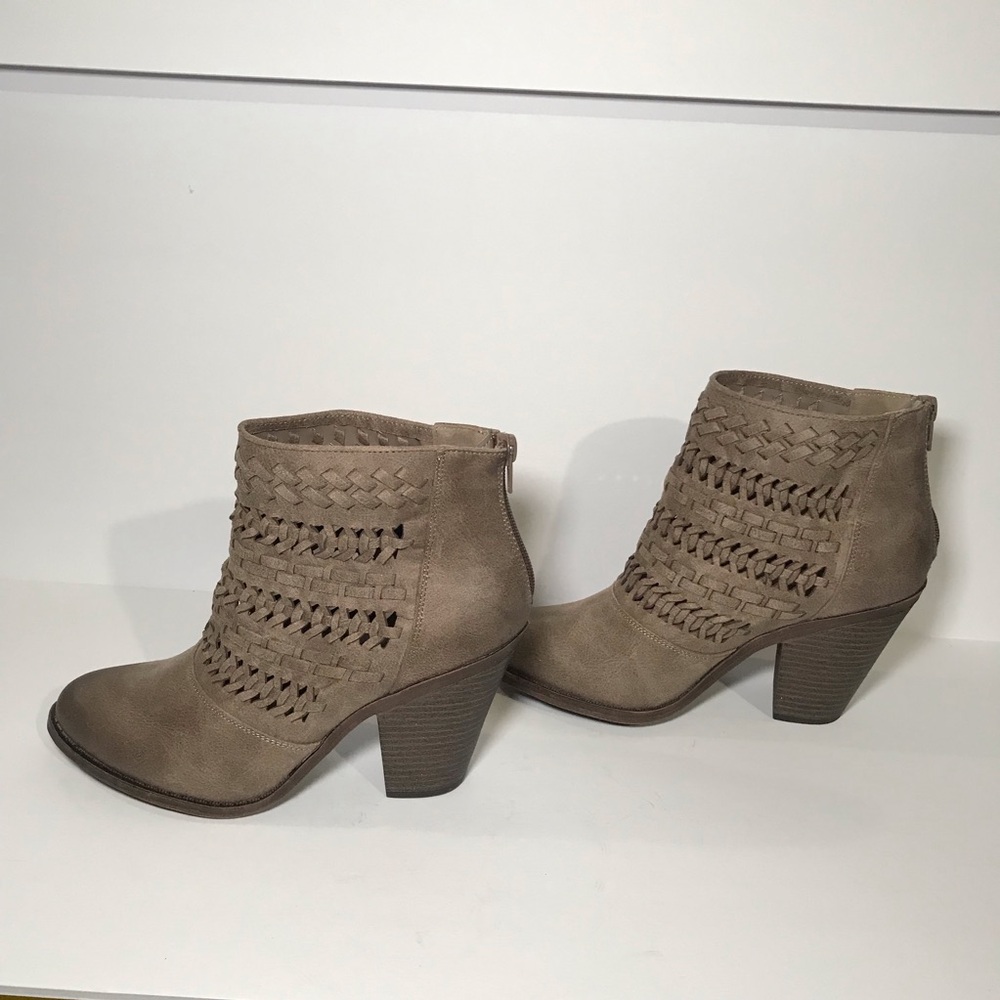 Fergalicious Women’s Taupe Booties 7.5M Braided Back Zip Ankle Boots New - Picture 2 of 6